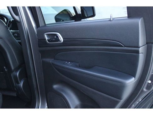 Used 2021 Jeep Grand Cherokee Laredo X image 25