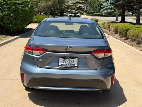 Used 2020 Toyota Corolla LE FWD image 5
