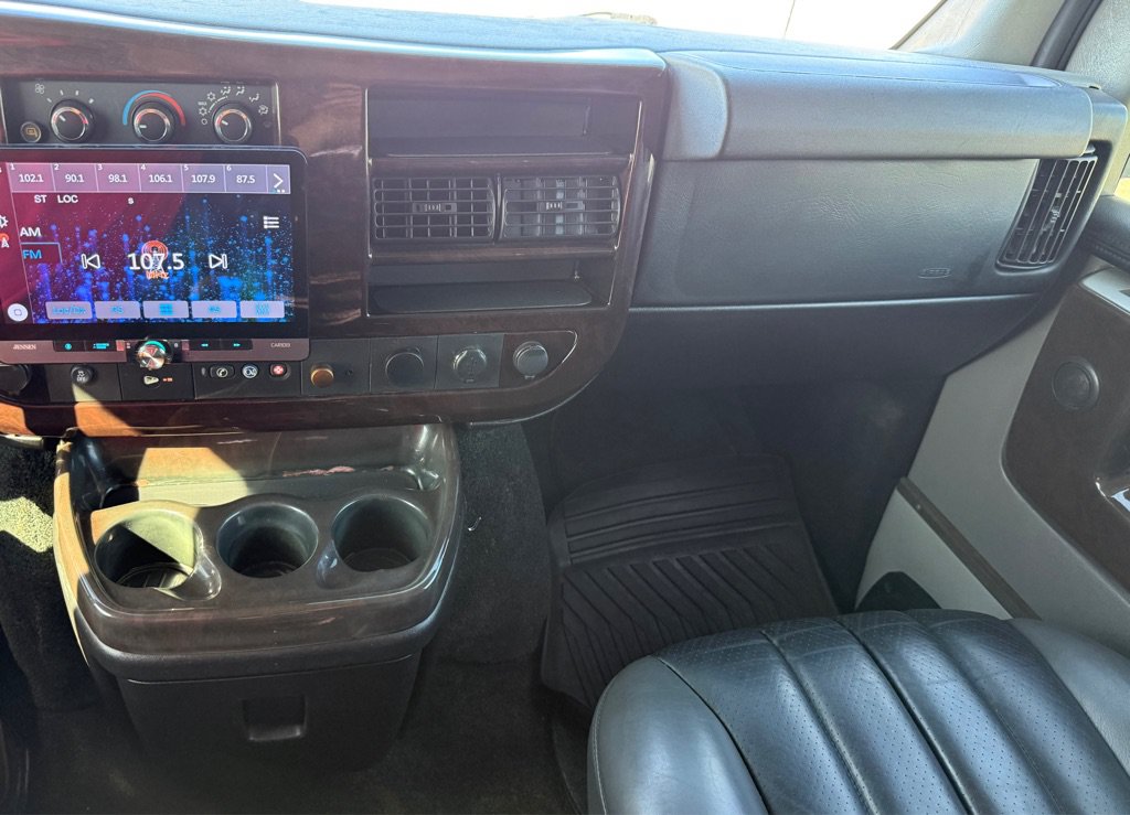 Used 2013 Chevrolet Express 2500 Extended RWD image 11