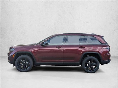 New 2025 Jeep Grand Cherokee Limited w/ Black Appearance Package image 9