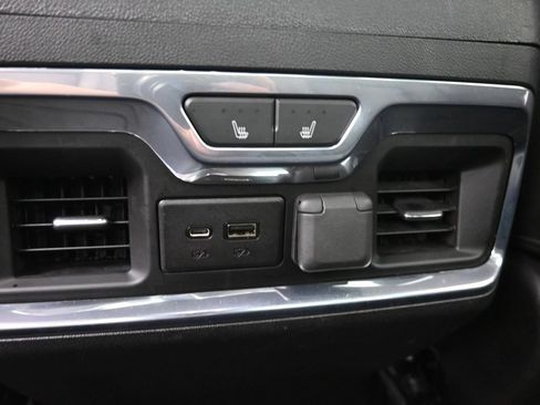 Used 2021 Chevrolet Silverado 1500 LTZ AWD/4WD image 14