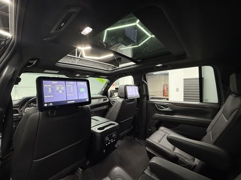 Used 2021 Chevrolet Suburban High Country image 23