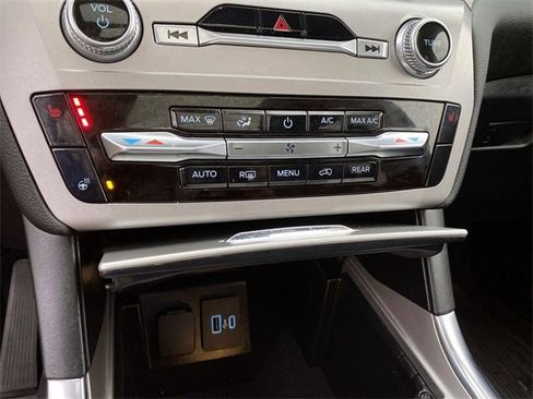 Used 2023 Ford Explorer XLT w/ Equipment Group 202A image 17