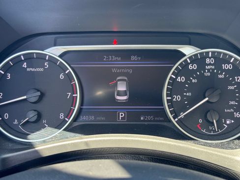 Used 2025 Nissan Sentra SV FWD image 41