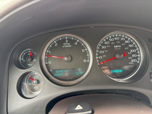 Used 2011 GMC Yukon Denali image 40