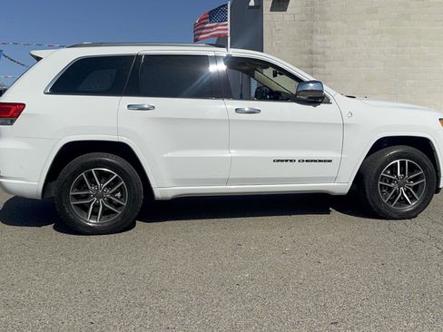 Used 2021 Jeep Grand Cherokee Overland AWD/4WD image 9