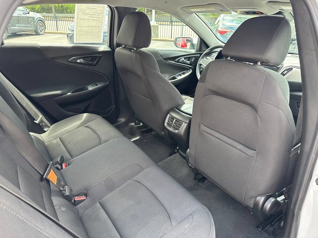 Used 2025 Chevrolet Malibu LT FWD image 31