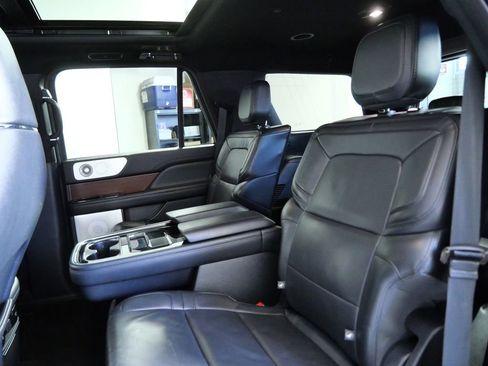 Used 2023 Lincoln Navigator Reserve AWD/4WD image 15
