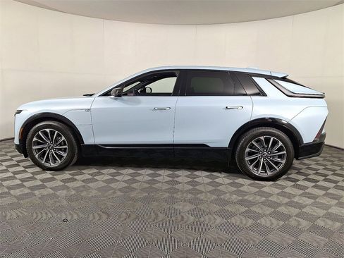 Used 2025 Cadillac Lyriq Sport image 7