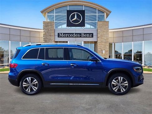 New 2026 Mercedes-Benz GLB 250 4MATIC image 5