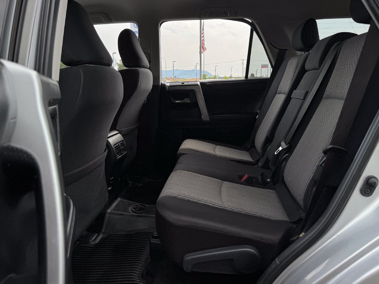 Used 2019 Toyota 4Runner SR5 AWD/4WD image 25