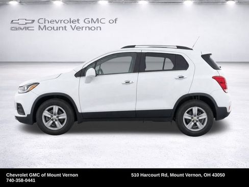 Used 2017 Chevrolet Trax LT w/ LT Convenience Package AWD/4WD image 26