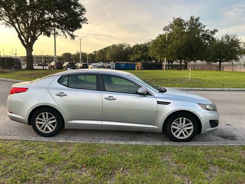 Used 2011 Kia Optima LX w/ Convenience Pkg FWD image 7