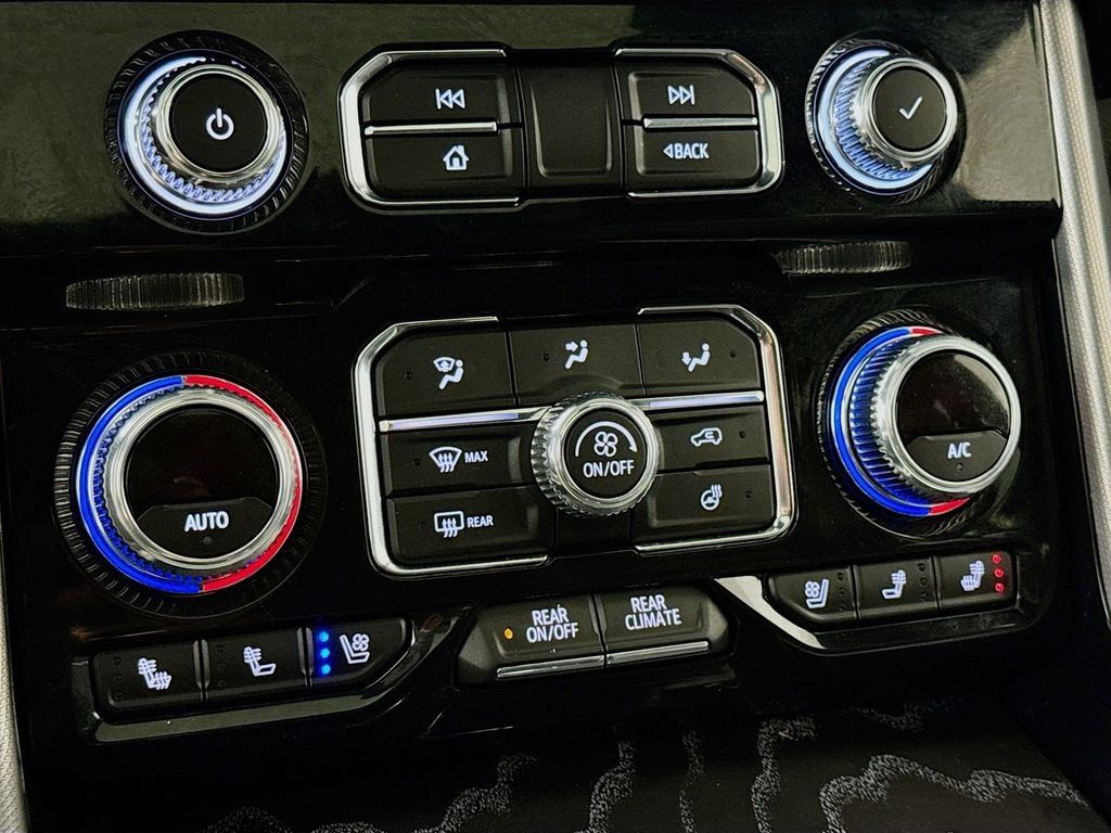 Used 2023 GMC Yukon Denali w/ Advanced Technology Package AWD/4WD image 22
