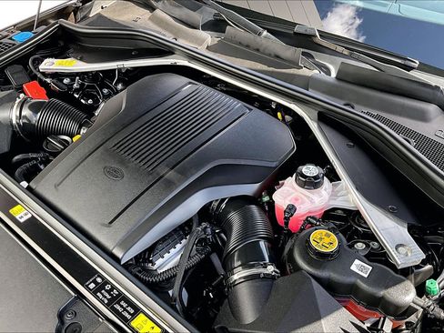 Used 2024 Land Rover Range Rover SE image 30