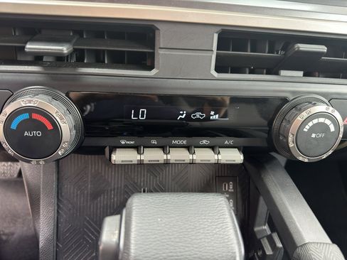Used 2025 Toyota Tacoma TRD Off-Road AWD/4WD image 21
