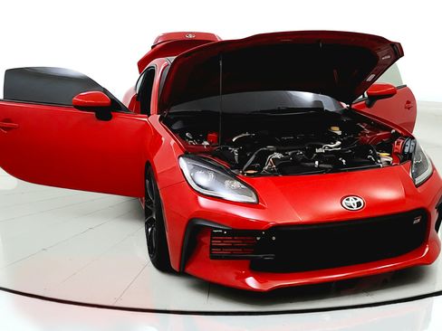 Used 2023 Toyota GR86 Premium RWD image 9
