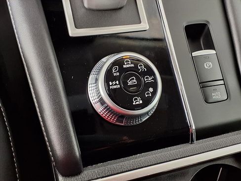 Used 2024 Mitsubishi Outlander SE image 24