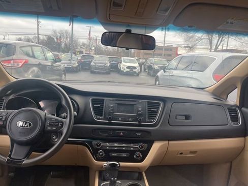 Used 2016 Kia Sedona LX image 16
