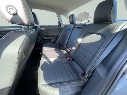 Used 2023 Volkswagen Jetta SE FWD image 14