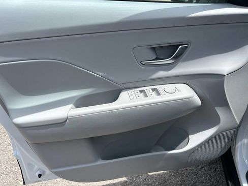 New 2026 Hyundai Kona SEL Premium FWD image 17