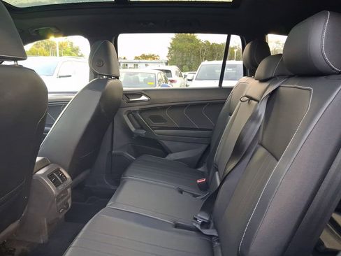 Certified 2023 Volkswagen Tiguan SE R-Line FWD image 8