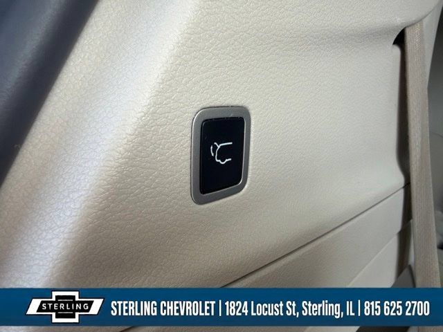 Used 2024 Chrysler Pacifica Touring-L FWD image 33