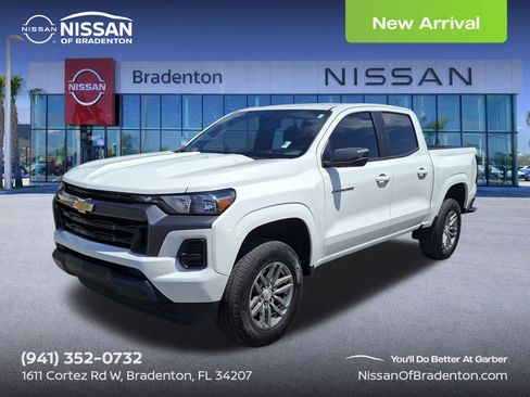 Used 2024 Chevrolet Colorado LT RWD image 1
