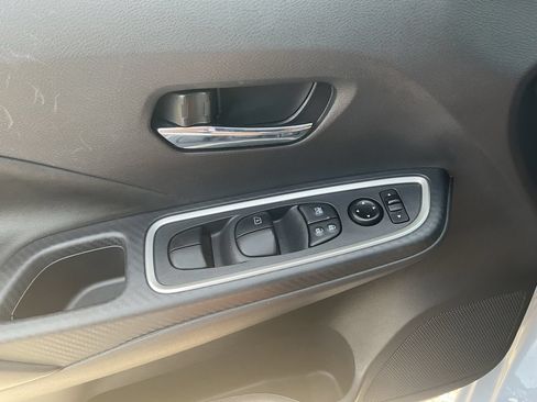 Used 2025 Nissan Versa SR w/ Trunk Package FWD image 26