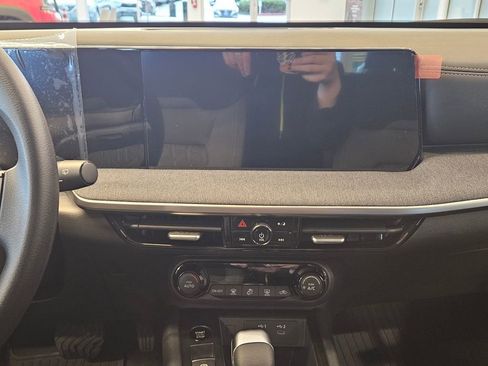 New 2026 Nissan Kicks SV w/ Charging Package AWD/4WD image 18