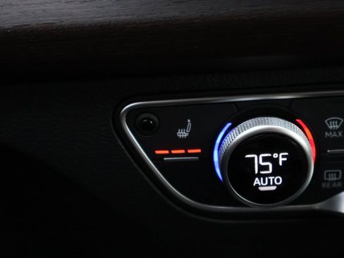 Used 2022 Audi Q5 2.0T Premium w/ Convenience Package image 27