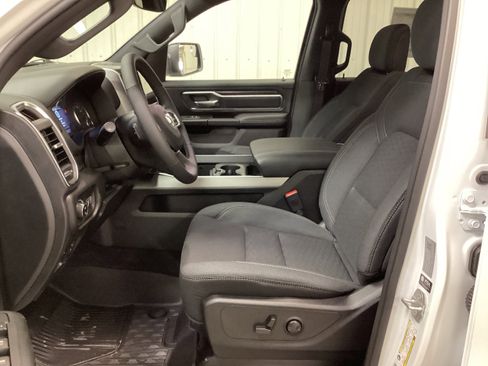 New 2026 RAM 1500 4x4 Crew Cab image 15