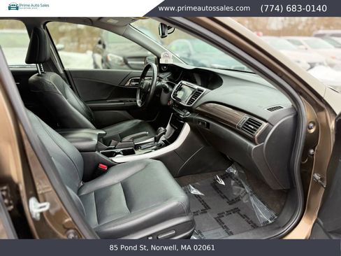 Used 2017 Honda Accord EX-L image 16