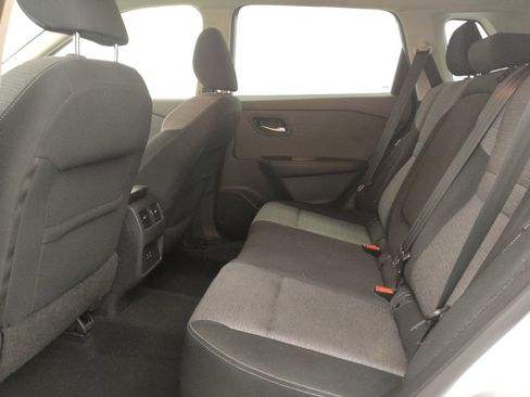 Used 2021 Nissan Rogue SV FWD image 18