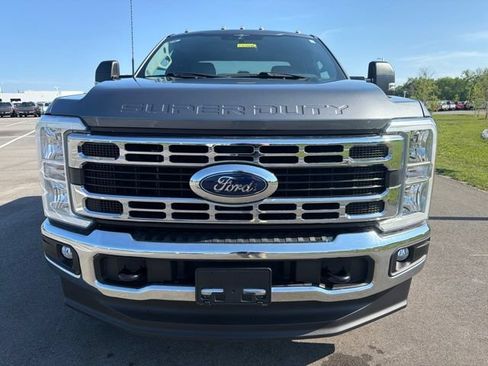 Used 2023 Ford F250 XLT w/ Snow Plow/Camper Package AWD/4WD image 3
