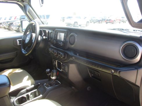 Used 2021 Jeep Wrangler Sport AWD/4WD image 27
