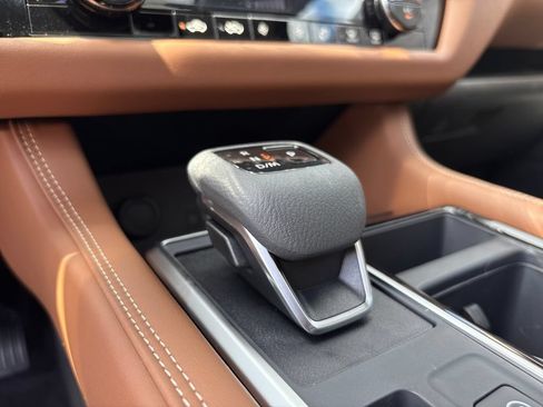 New 2026 Nissan Pathfinder Platinum w/ Accent Package FWD image 18