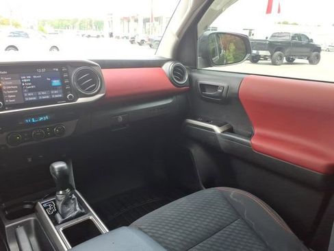 Used 2021 Toyota Tacoma SR5 RWD image 10