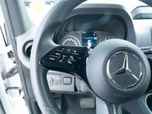 Used 2025 Mercedes-Benz Sprinter 2500 image 25
