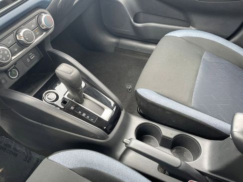 Used 2025 Nissan Versa SV image 40