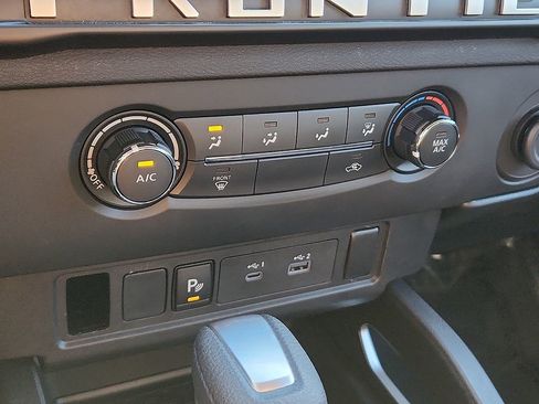 Certified 2025 Nissan Frontier SV image 16