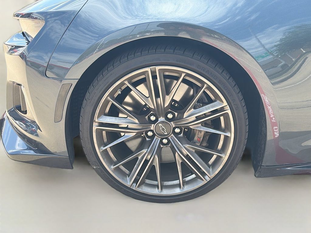 Used 2022 Chevrolet Camaro ZL1 RWD image 28