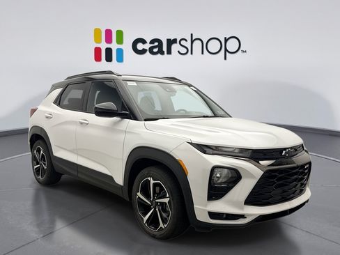 Used 2023 Chevrolet TrailBlazer RS w/ Sun and Liftgate Package FWD image 5