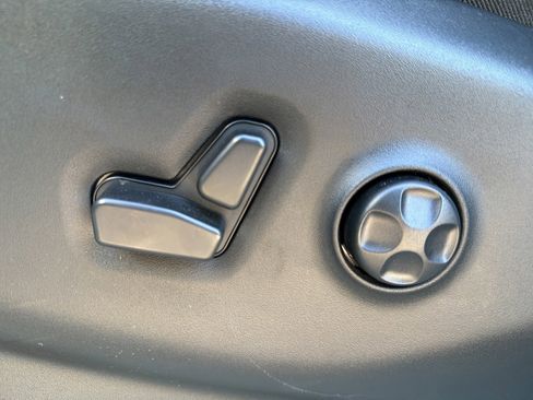 Used 2023 Chrysler Pacifica Limited image 20