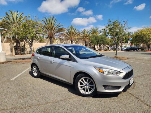 Used 2015 Ford Focus SE image 2
