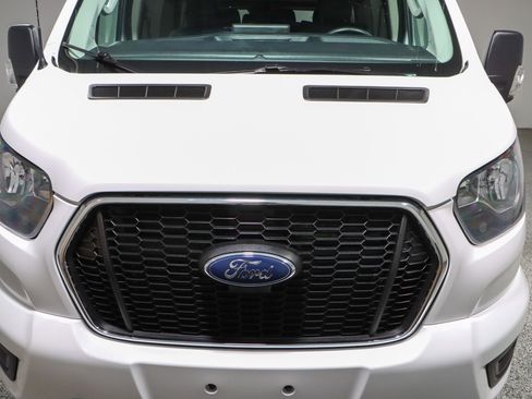 Used 2023 Ford Transit 350 XLT image 4