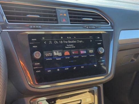 Used 2023 Volkswagen Tiguan SE R-Line image 17