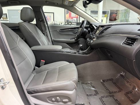 Used 2014 Chevrolet Impala LTZ FWD image 17