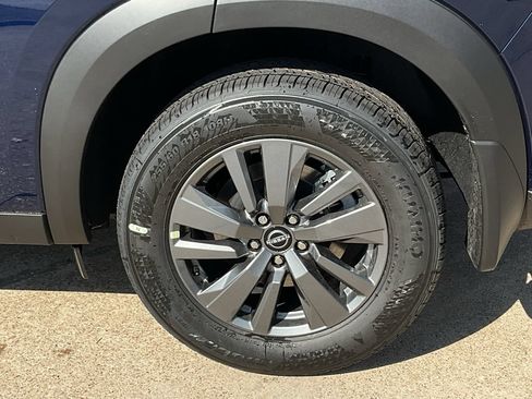 New 2026 Nissan Pathfinder SV FWD image 8