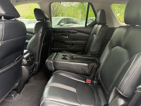 Used 2025 Honda Pilot Touring image 12